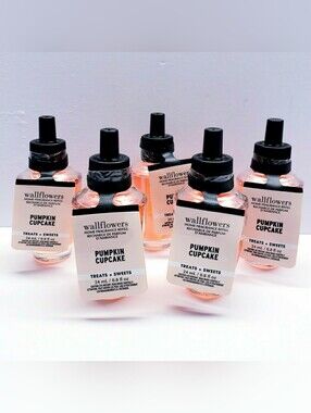 Bath & Body Works PUMPKIN CUPCAKE Wallflowers Fragrance Refill, 0.8 oz (5pcs)